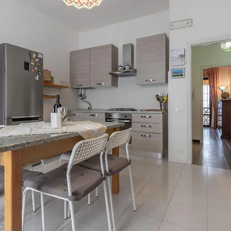 Italian Experience- Il Colle Sul Mare Apartment *