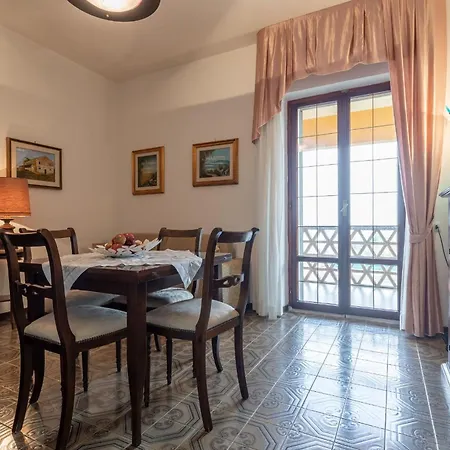 Italian Experience- Il Colle Sul Mare *